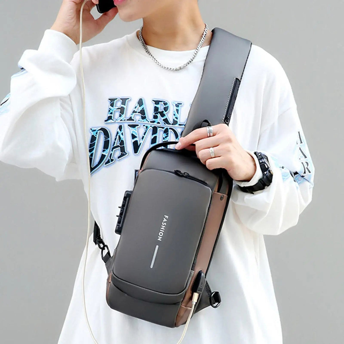 Multifunctional Anti-theft USB Charging Crossbody Shoulder Bag - Emirex